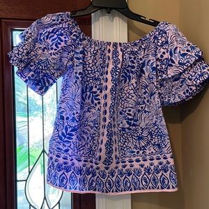 Lilly Pulitzer xs. Like new off shoulder top